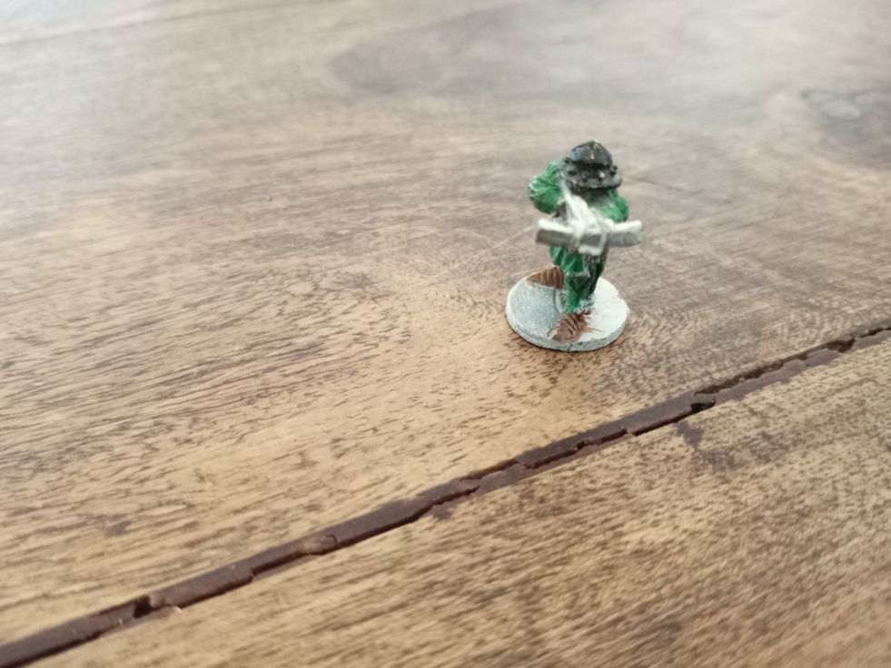 Dwarf With Crosbow Metal Miniatures