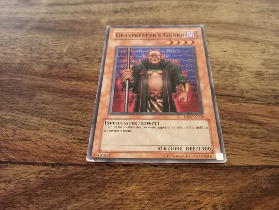 Yu-Gi-Oh! Gravekeeper's Guard DR1-EN009