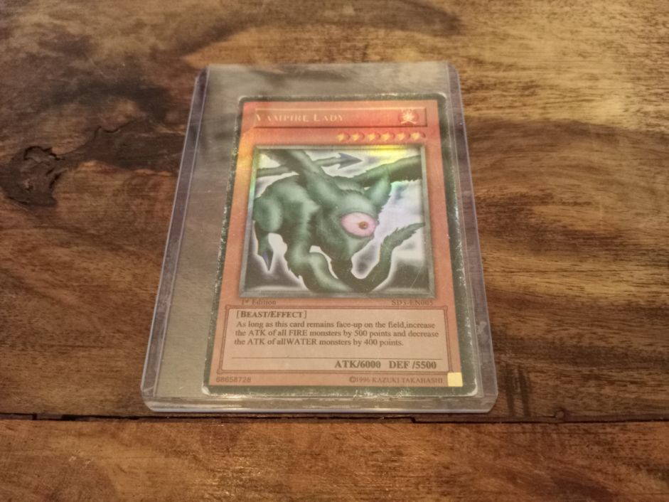 Yu-Gi-Oh! Vampire Lady SD3-EN005 Holo