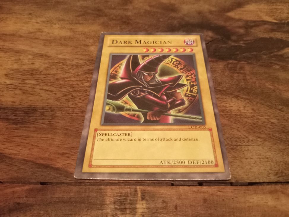 Yu-Gi-Oh! Dark Magician LOB-005