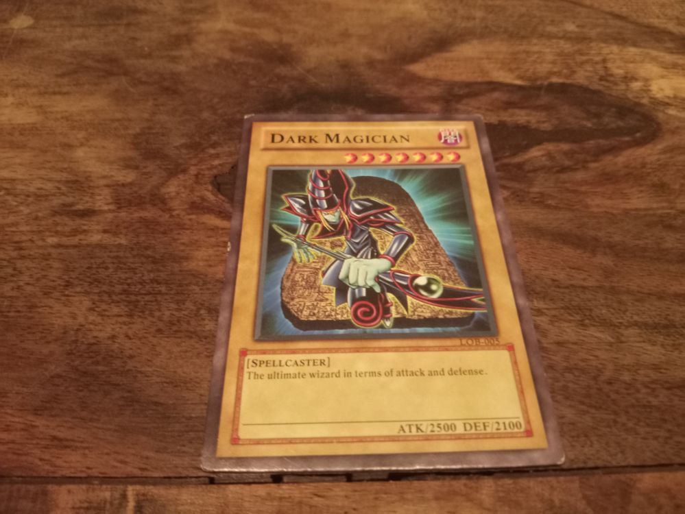 Yu-Gi-Oh! Dark Magician LOB-005