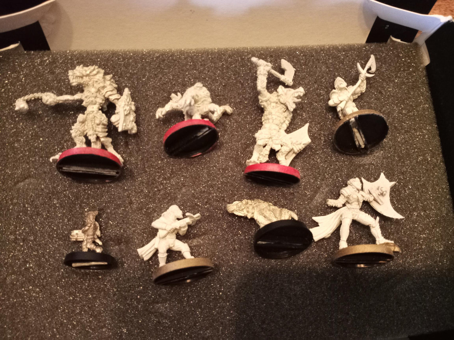 Dungeons & Dragons Chainmail Miniature Game Starter Set