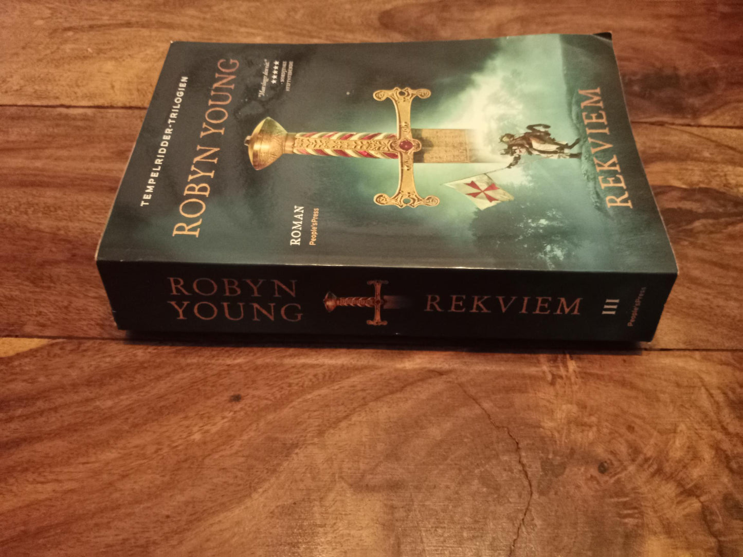Rekviem Robyn Young People´s Press 2020