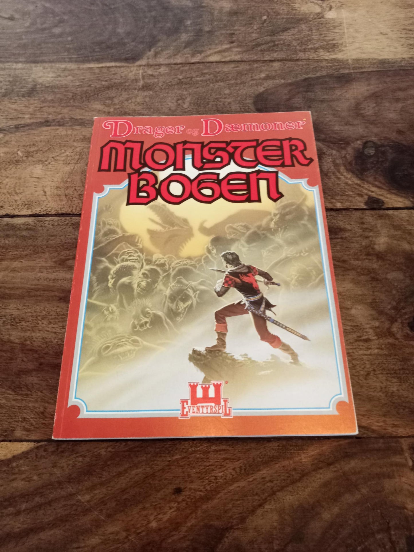 Drager og Dæmoner Monsterbogen