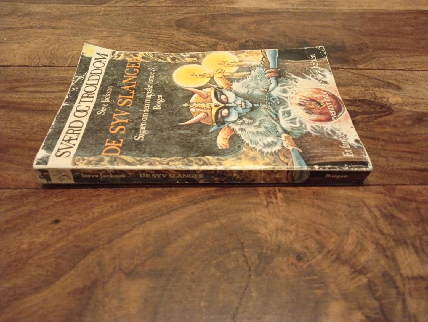 Sværd og trolddom De syv slanger Sagaen om kongernes krone #3 Steve Jackson