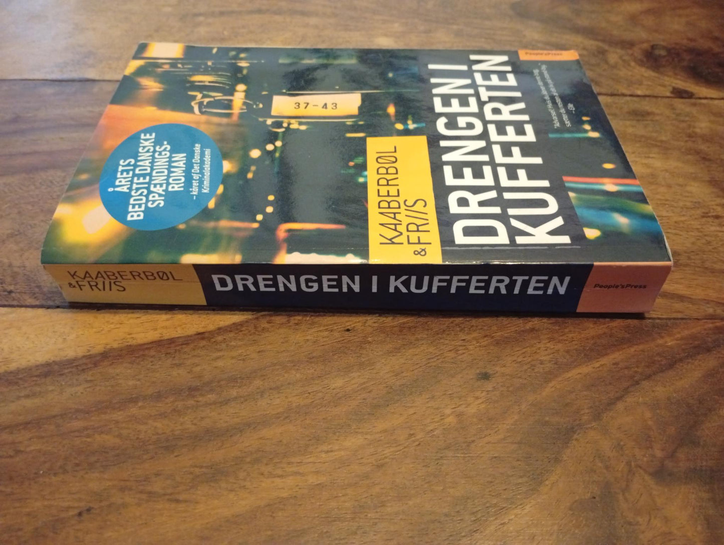 Drengen i kufferten Lene Kaaberbøl og Agnete Friis People´sPress 2009