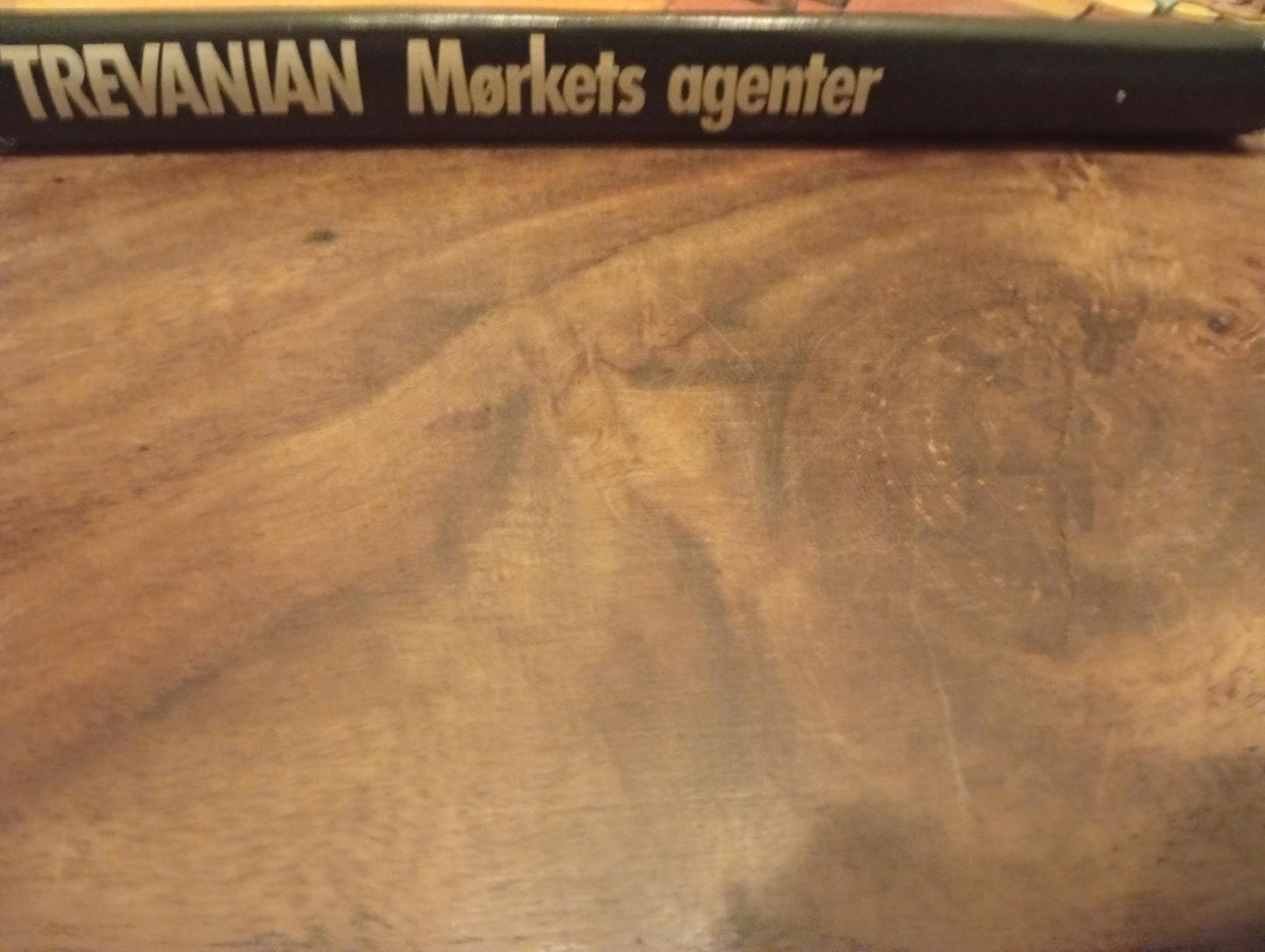 Mørkets agenter Trevanian Lademann