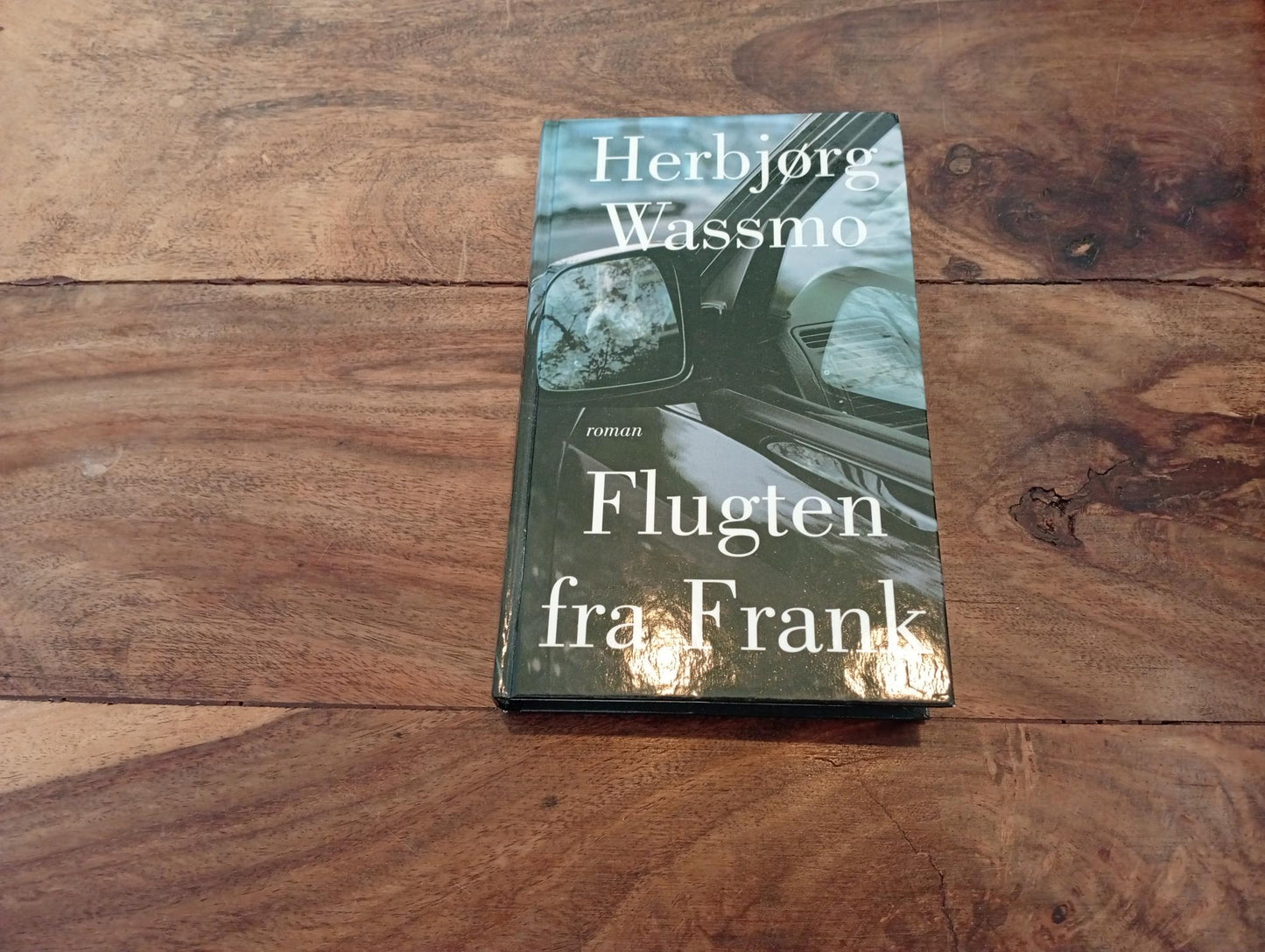 Flugten fra Frank Herbjørg Wassmo Lindhardt og Ringhof 2004