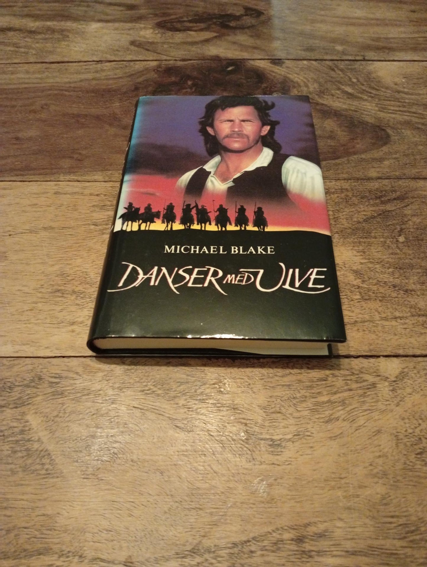 Danser med Ulve Hardback Michael Blake Lademann 2003