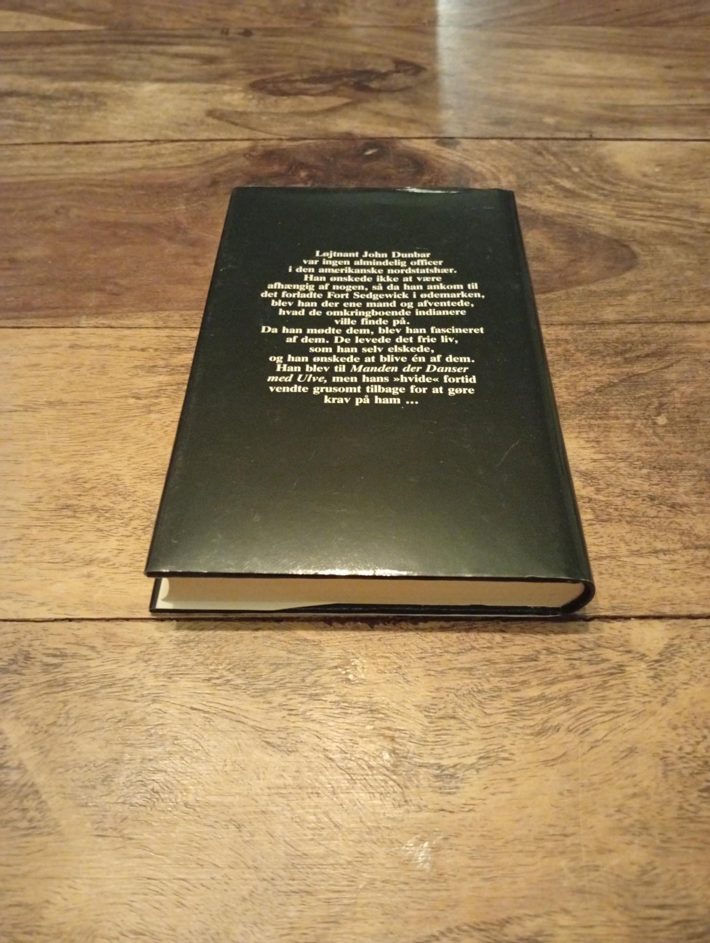 Danser med Ulve Hardback Michael Blake Lademann 2003