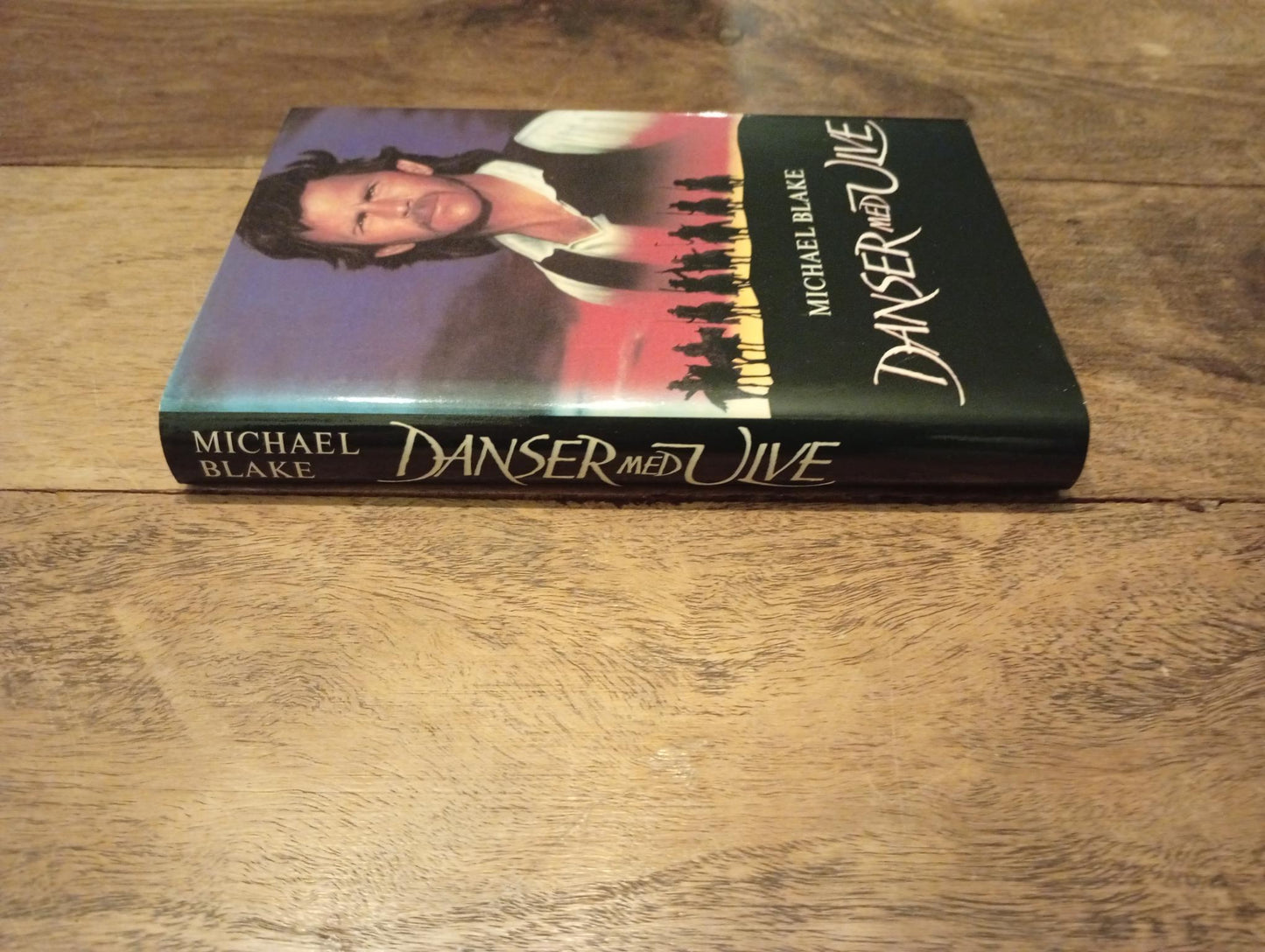 Danser med Ulve Hardback Michael Blake Lademann 2003