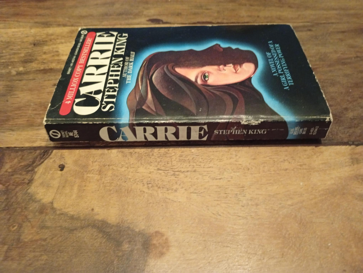 Stephen King Carrie Signet Paperback Book 1975