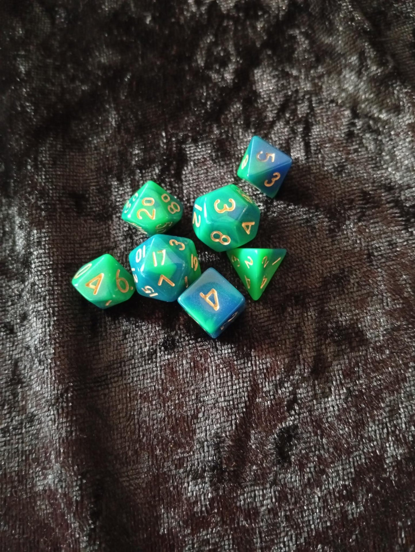 Dice set: 7-piece Mini set includes one D4, D6, D8, D10, D12, D20 and D100 D10 Procent