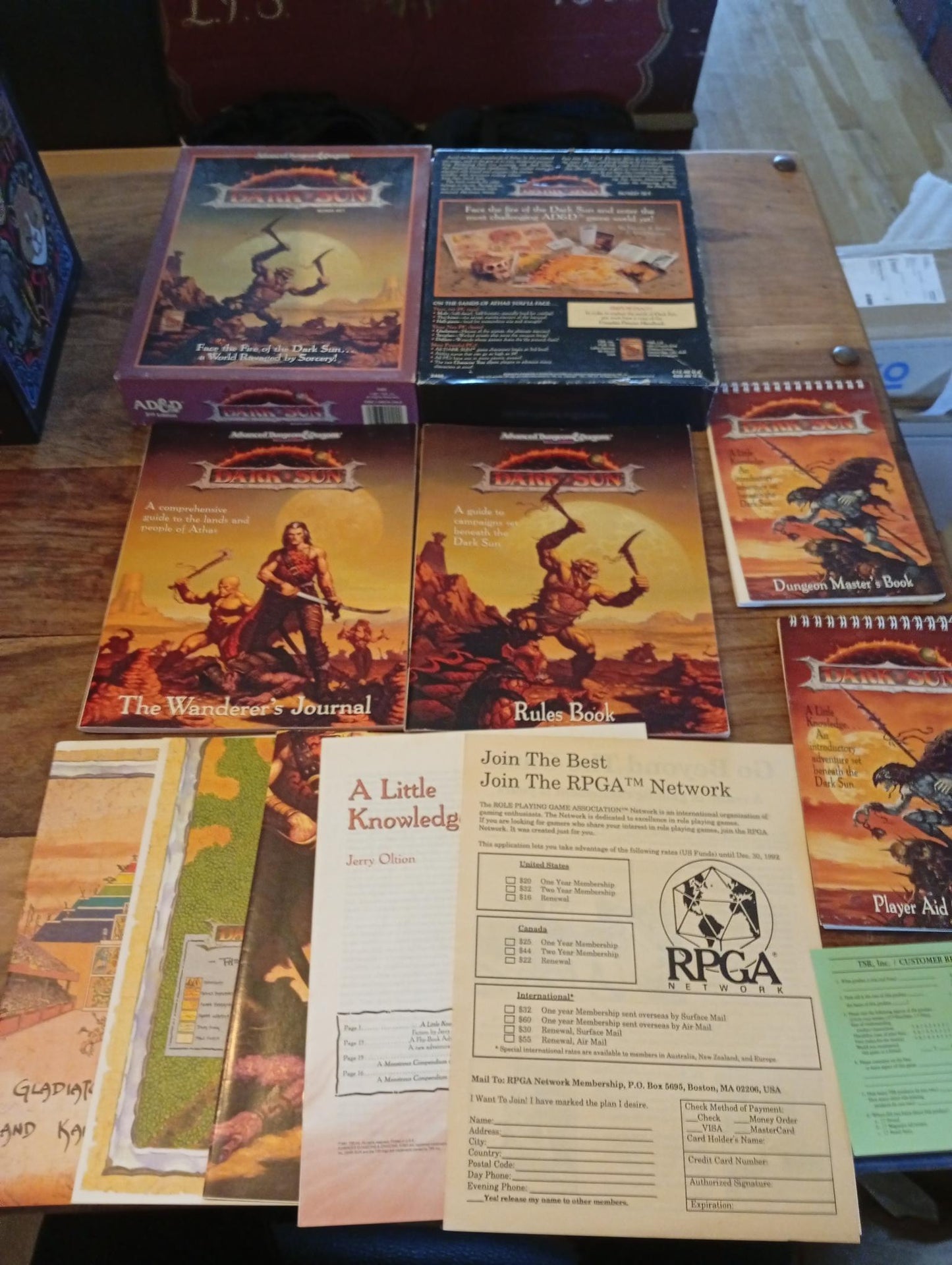 Dark Sun Box Set 1st Edition (includes cover art poster) TSR 2400 AD&D 1991