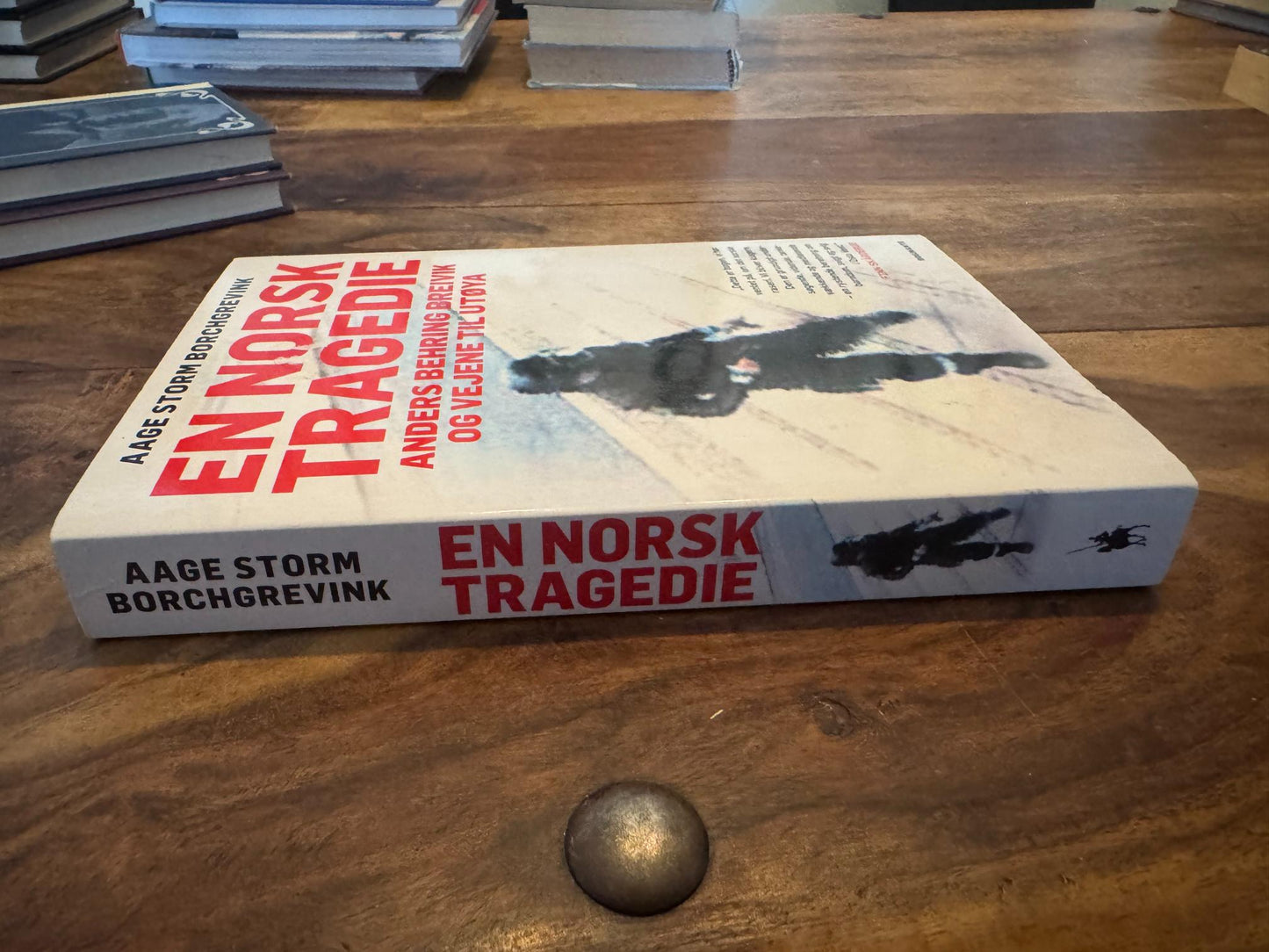 En norsk tragedie Anders Behring Breivik og vejene til Utøya Aage Storm Borchgrevink