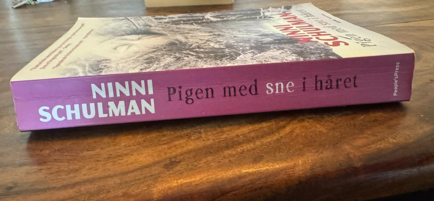 Pigen med sne i håret Ninni Schulman 2012