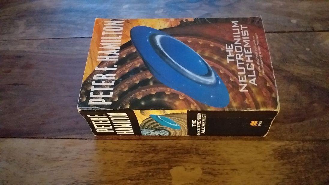 The Neutronium Alchemist by Peter F. Hamilton 1997 - books