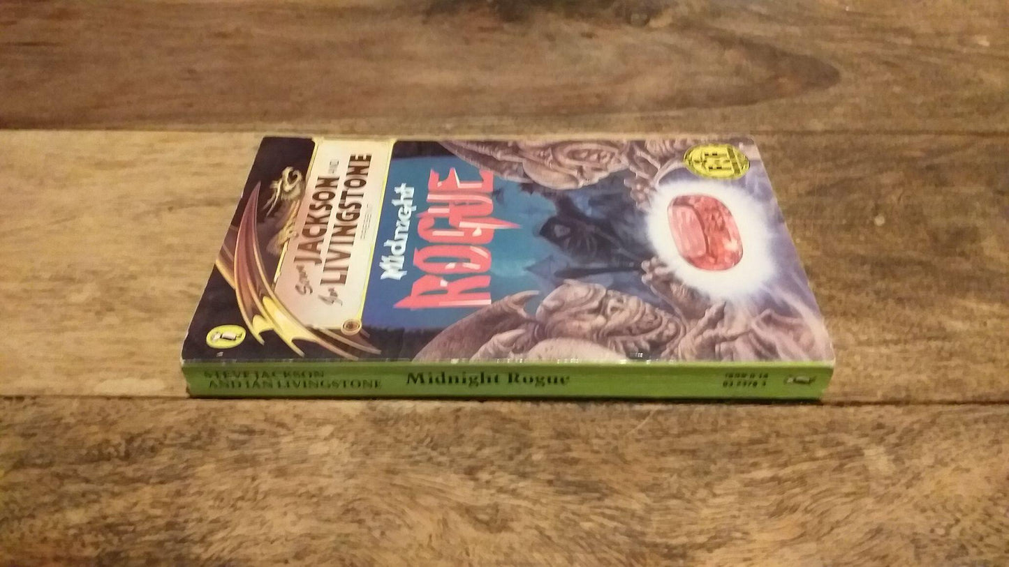 Midnight Rogue Fighting Fantasy Gamebook #29 Ian Livingstone - Steve Jackson - books