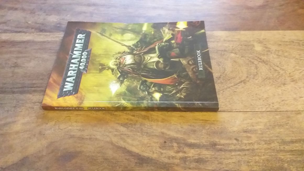 Warhammer 40k mini 6th Edition Rulebook