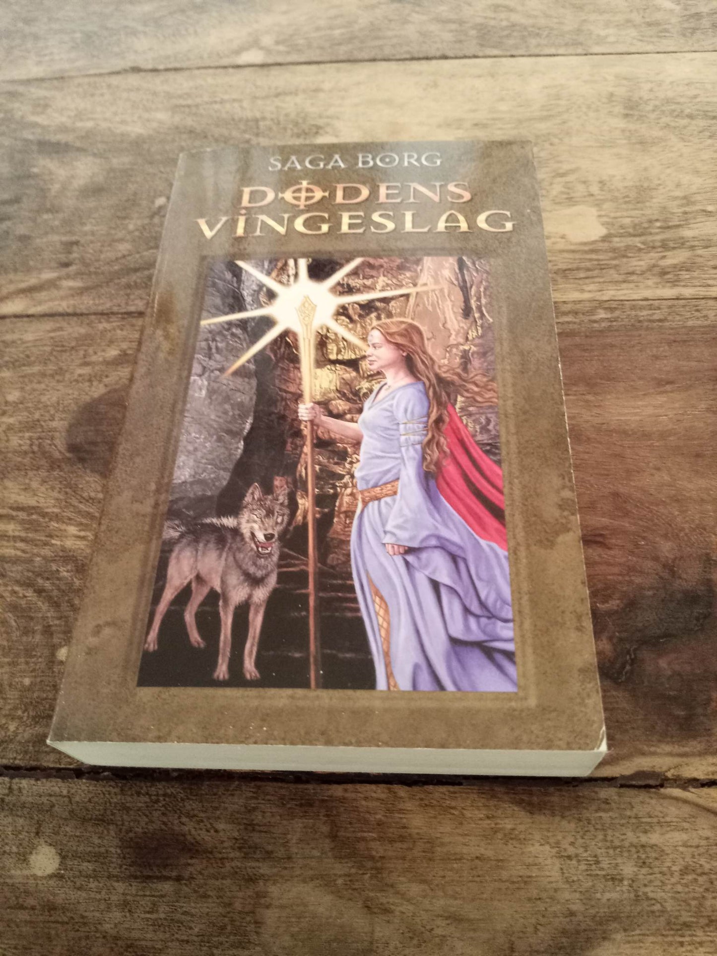 Dødens vingeslag Jarastavens vandring #6 Saga Borg Lindhardt og Ringhof 2004