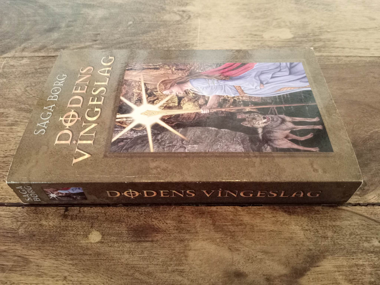 Dødens vingeslag Jarastavens vandring #6 Saga Borg Lindhardt og Ringhof 2004