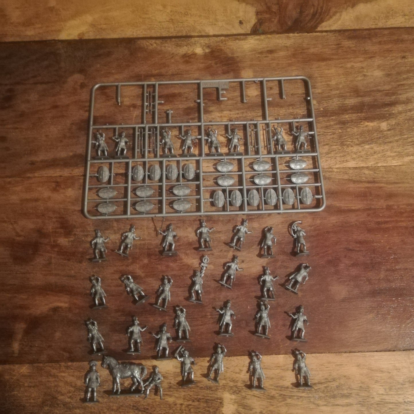 Roman Infantry ITALERI Historics 1/72 1st-2nd Century B.C. Hobby 6021 T6021 - AllRoleplaying.com