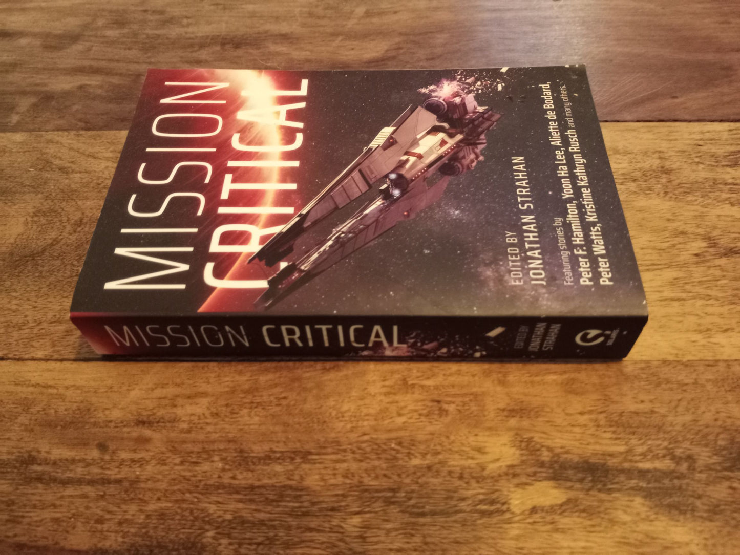 Mission Critical Greg Egan Yoon Ha Lee Aliette de Bodard Peter F. Hamilton 2019