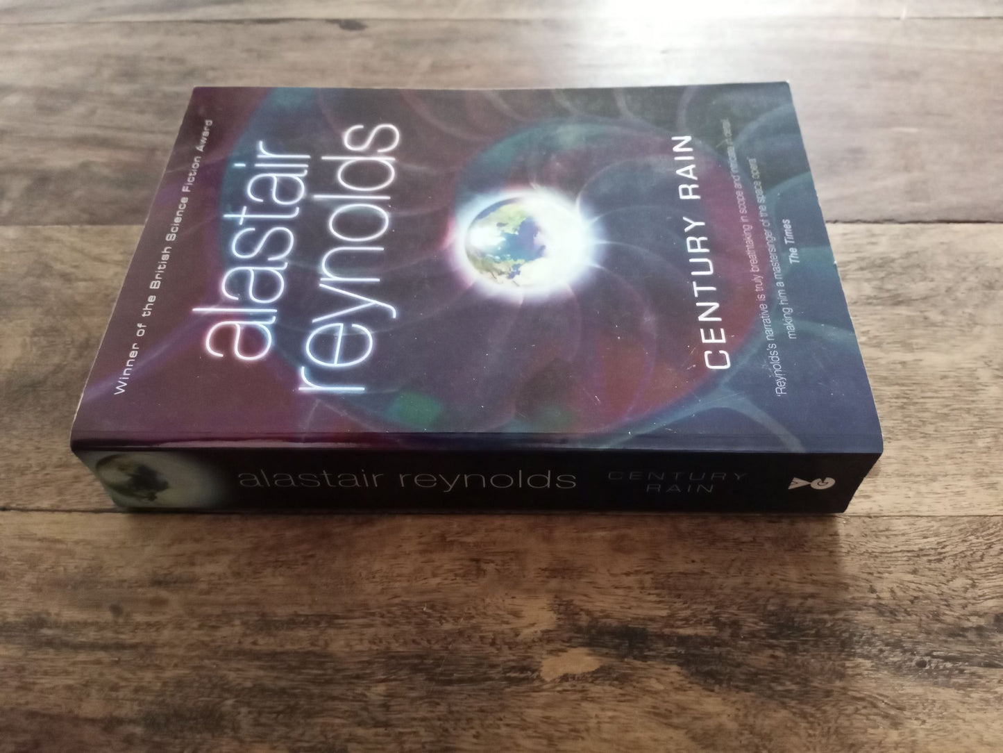 Century Rain Alastair Reynolds 2005