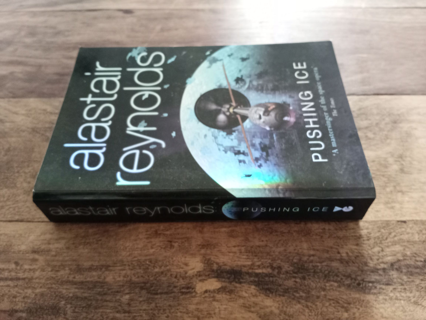 Pushing Ice Alastair Reynolds 2006