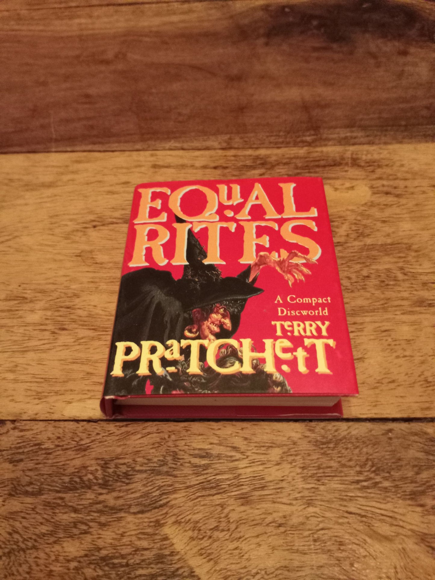 Equal Rites A Compact Discworld #3 Terry Pratchett Hardcover 1995