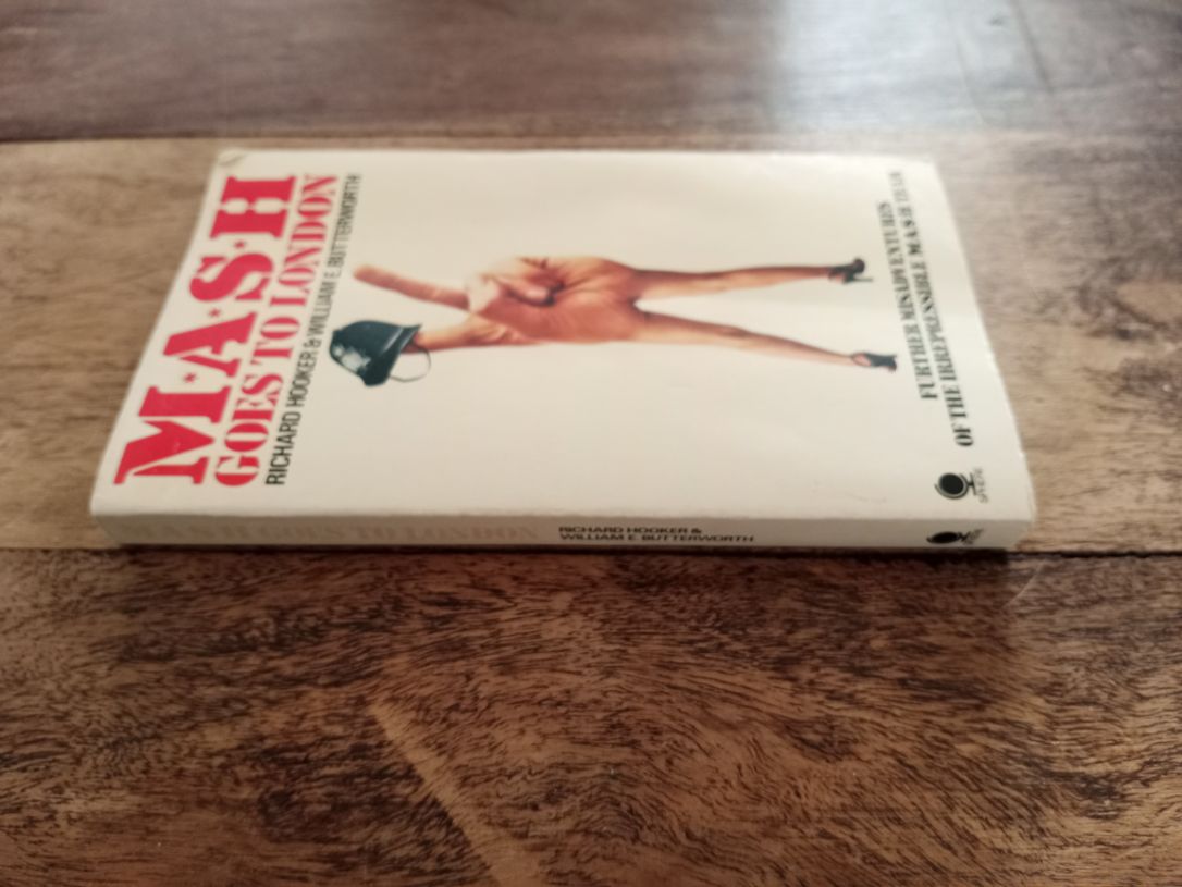 M*A*S*H MASH Goes to London #5 Richard Hooker William E. Butterworth III 1975