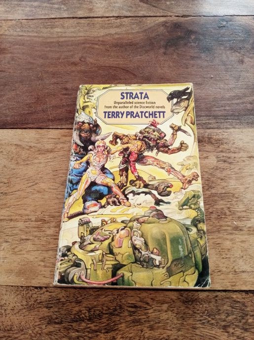 Strata Terry Pratchett 1988