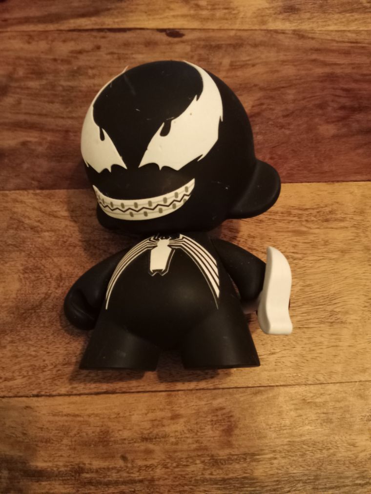 Kidrobot Munnyworld Venom Marvel Mini Munny