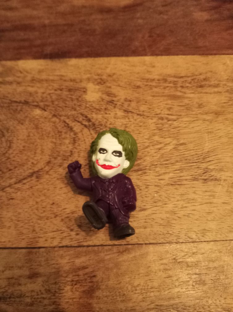 BATMAN JOKER 2.5"/7cm MINI MOVIE FIGURE WARNER BROS NESTLE 2008