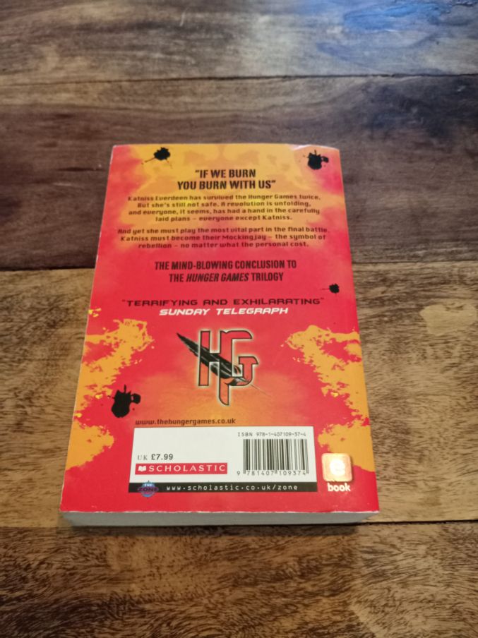 Mockingjay The Hunger Games Trilogy III Suzanne Collins Scholastic 2010