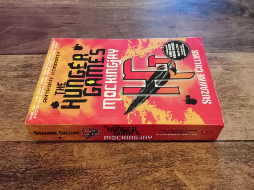 Mockingjay The Hunger Games Trilogy III Suzanne Collins Scholastic 2010