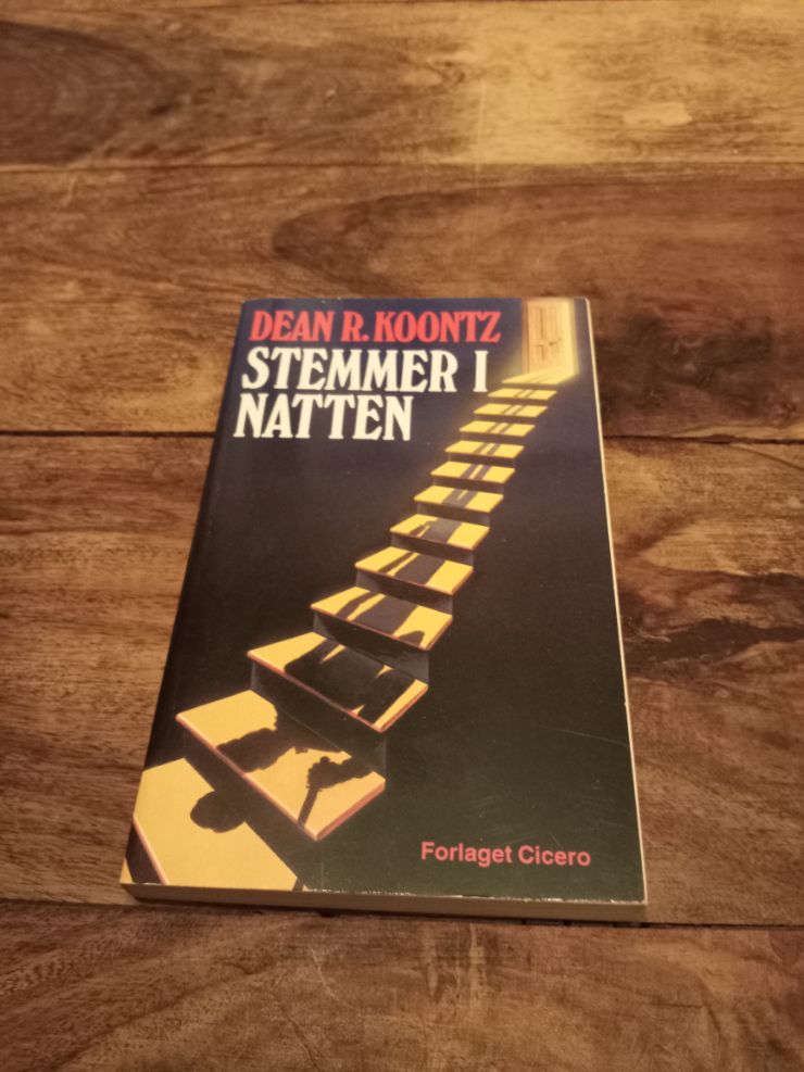 Stemmer i Natten Dean R. Koontz Forlaget Cicero 1993