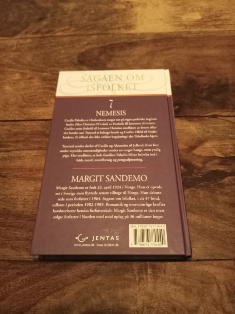 Nemesis Isfolket # 7 Sagaen om Isfolket Hardcover Margit Sandemo Jentas A/S 2007