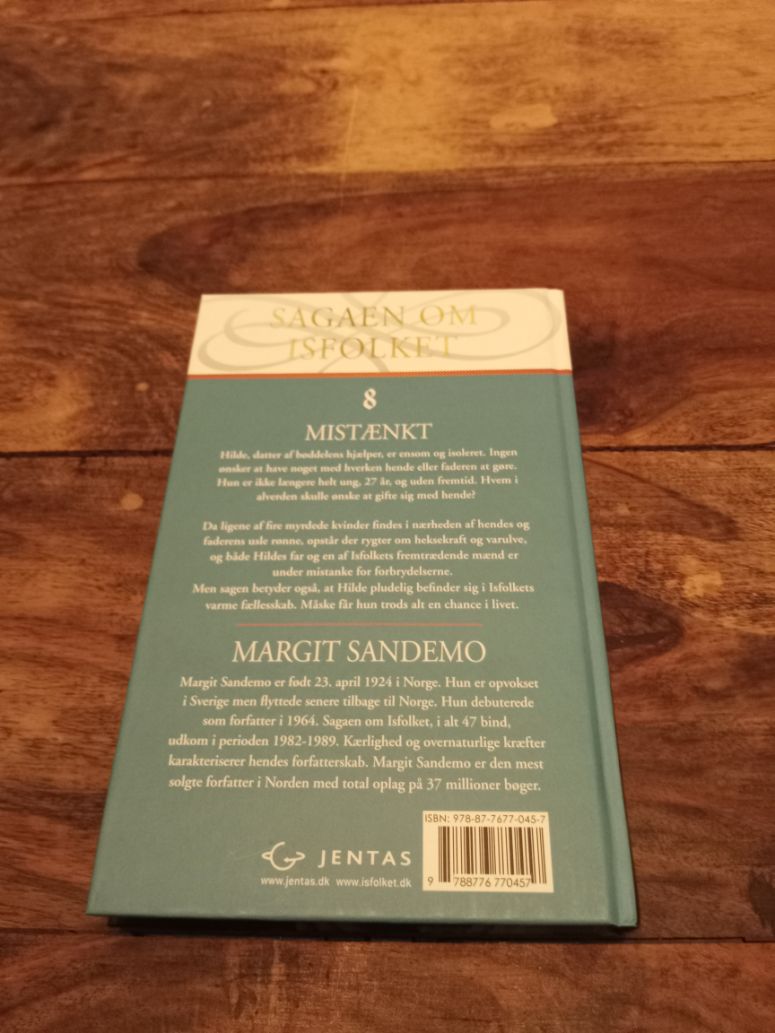 Mistænkt Isfolket # 8 Sagaen om Isfolket Hardcover Margit Sandemo Jentas A/S 2012