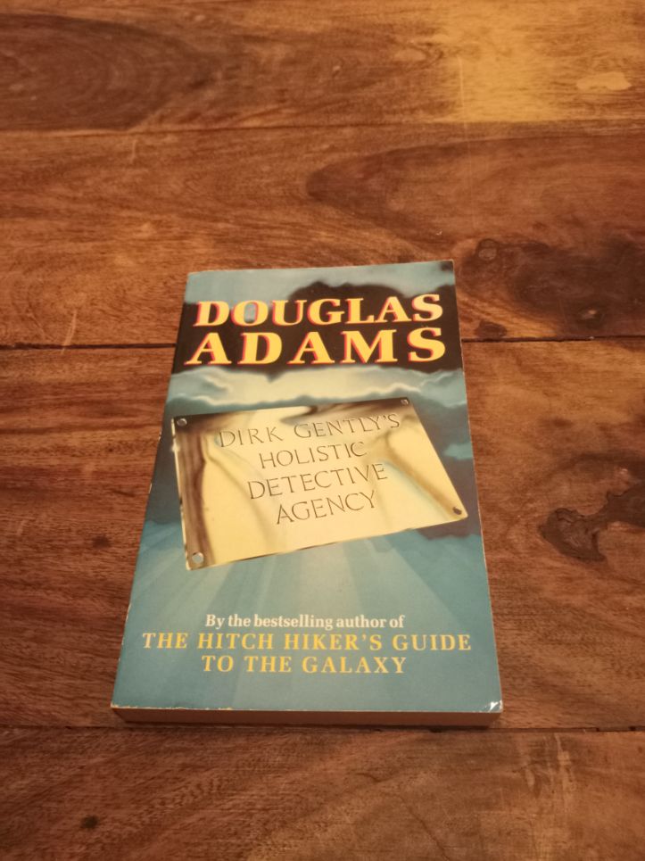 Dirk Gently's Holistic Detective Agency Douglas Adams Pan Macmillan 1988