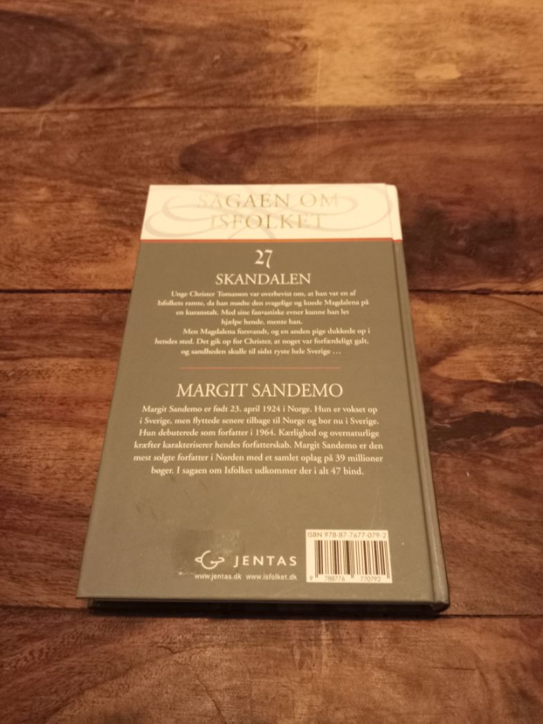 Skandalen Isfolket # 27 Sagaen om Isfolket Hardcover Margit Sandemo Jentas 2010