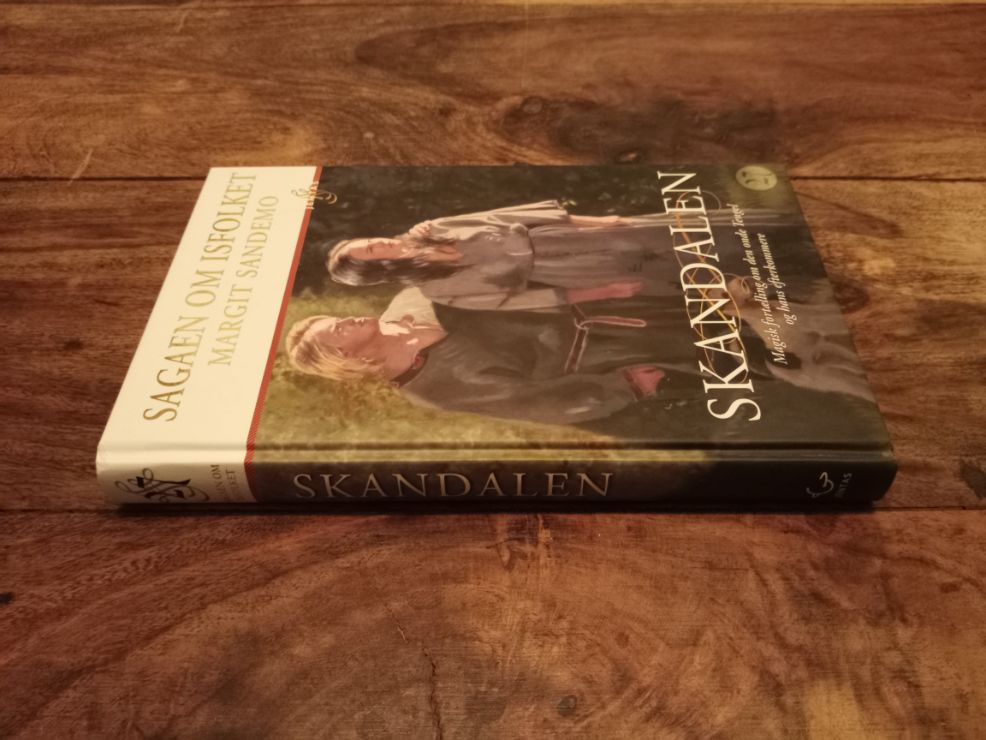 Skandalen Isfolket # 27 Sagaen om Isfolket Hardcover Margit Sandemo Jentas 2010
