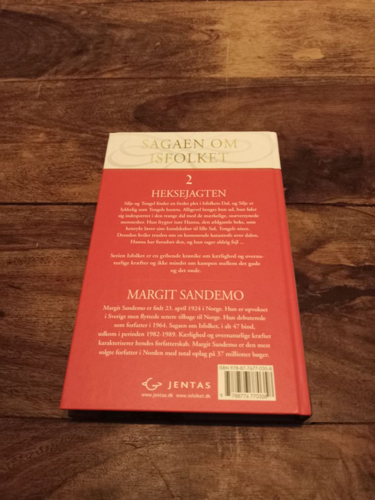 Heksejagten Isfolket #2 Sagaen om Isfolket Hardcover Margit Sandemo 2006