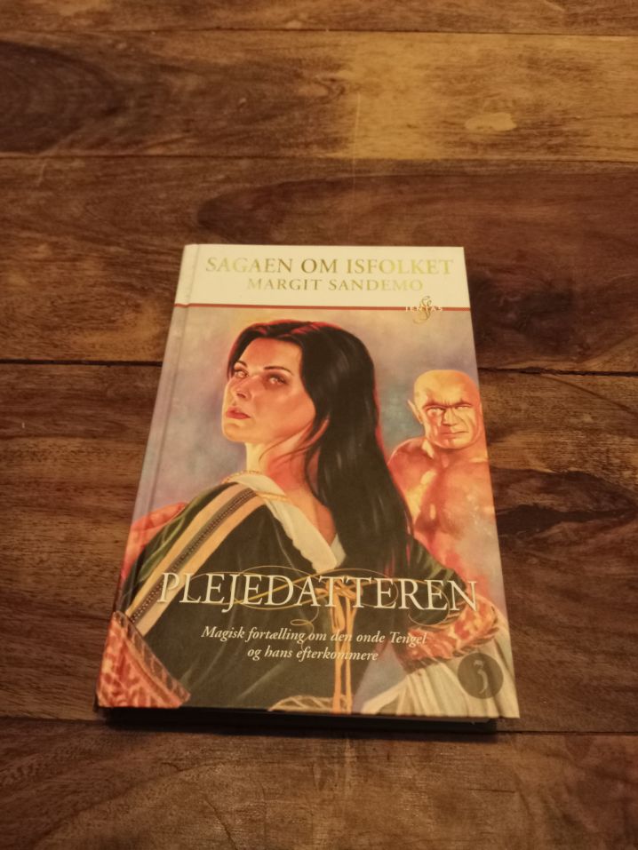 Plejedatteren Isfolket #3 Sagaen om Isfolket Hardcover Margit Sandemo 2006