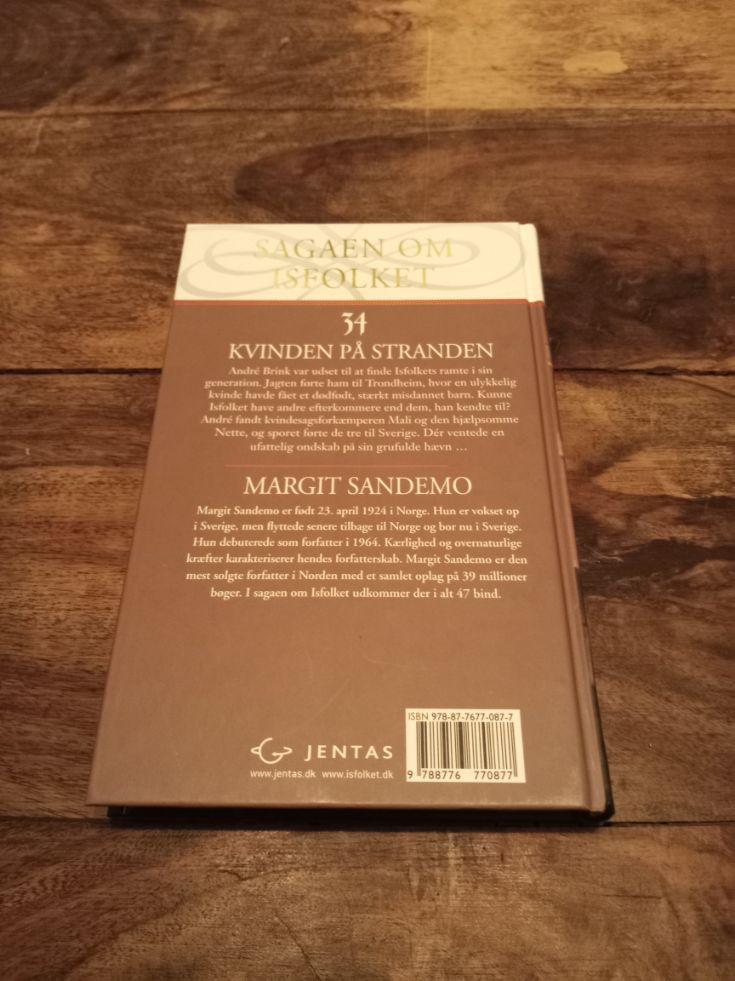 Kvinden på stranden Isfolket #34 Sagaen om Isfolket Hardcover Margit Sandemo 2009