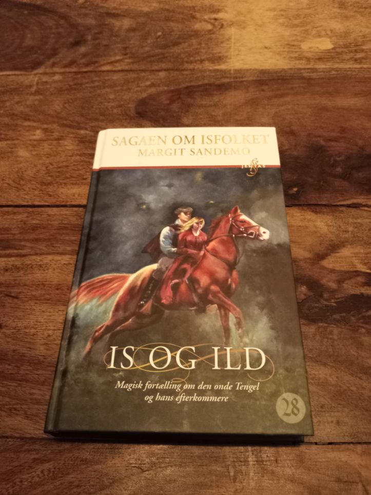 Is og ild Isfolket #28 Sagaen om Isfolket Hardcover Margit Sandemo 2009