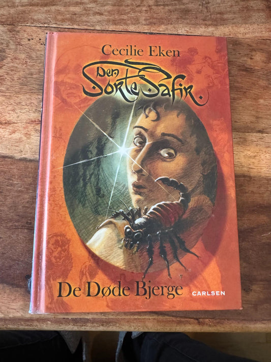 De døde bjerge Den sorte safir #4 Cecilie Eken
