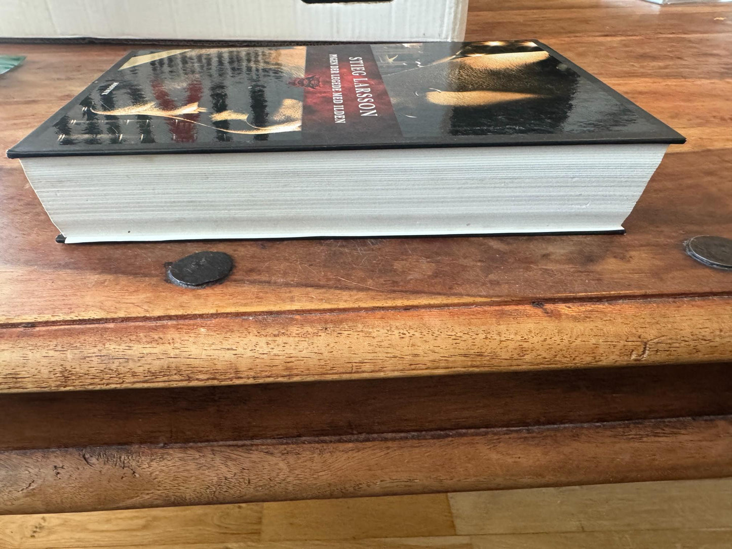 Pigen der legede med ilden Stieg Larsson