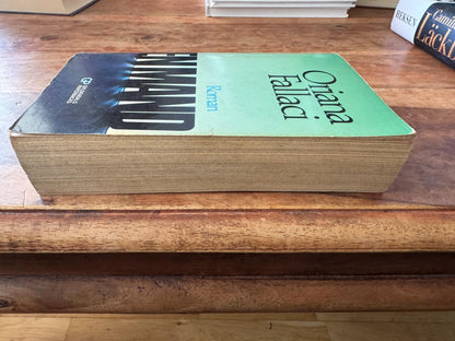 En mand Oriana Fallaci