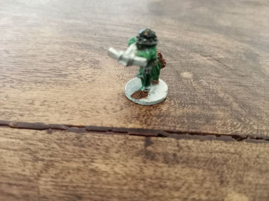 Dwarf With Crosbow Metal Miniatures